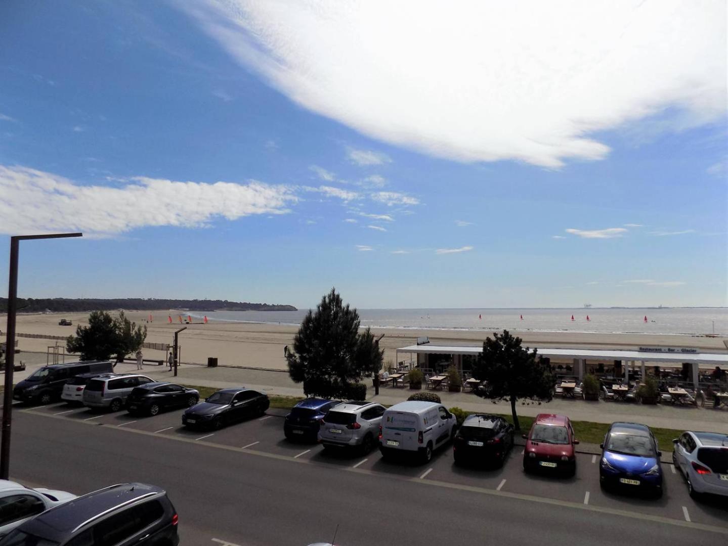 Saint Georges De Didonne - Pleine Vue Mer Pour Ce Studio Cabine Face A La Plage Kültér fotó
