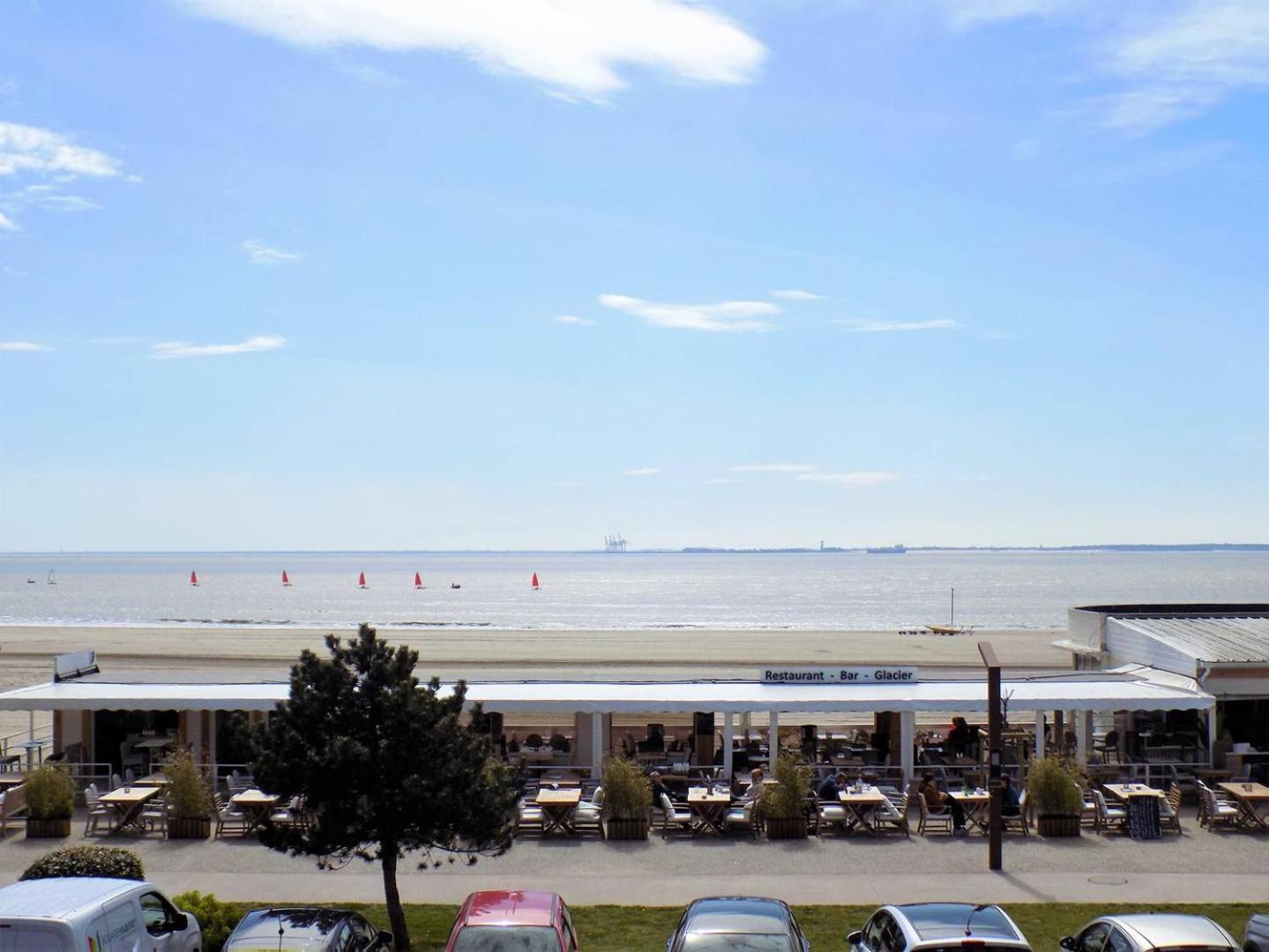 Saint Georges De Didonne - Pleine Vue Mer Pour Ce Studio Cabine Face A La Plage Kültér fotó
