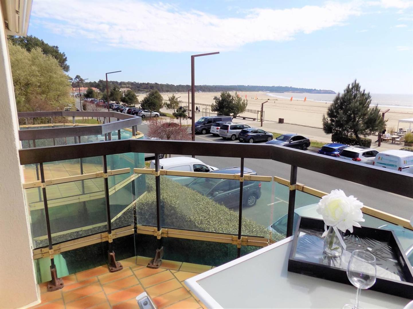 Saint Georges De Didonne - Pleine Vue Mer Pour Ce Studio Cabine Face A La Plage Kültér fotó